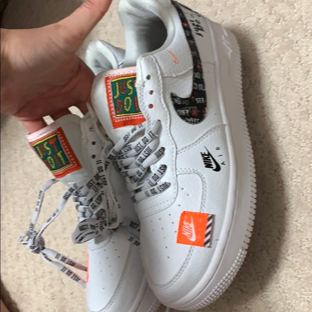 mens black and orange nike